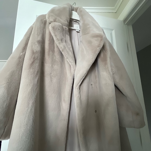 Faux Fur Coat in Cream - Picture 5 of 7